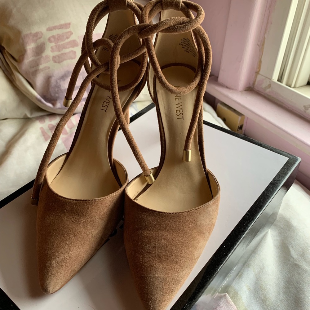 Beige suede closed toe heel